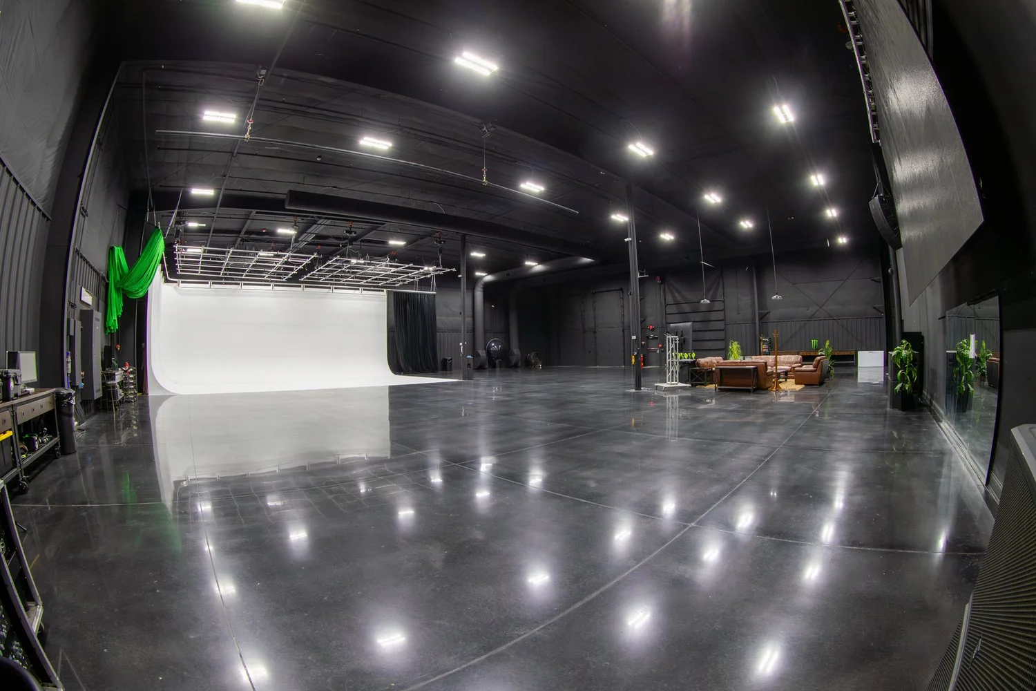 The Soundstage production floor and lighting grid